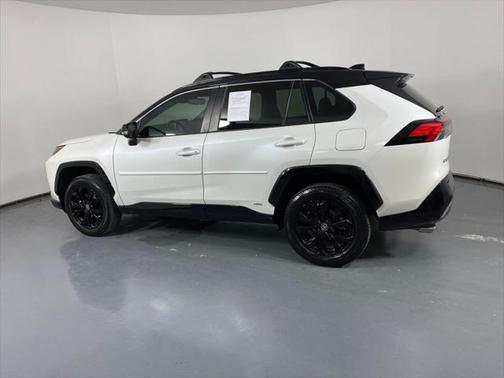 2022 Toyota RAV4 Hybrid SE