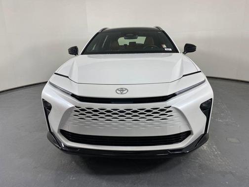 2025 Toyota Crown Signia Limited