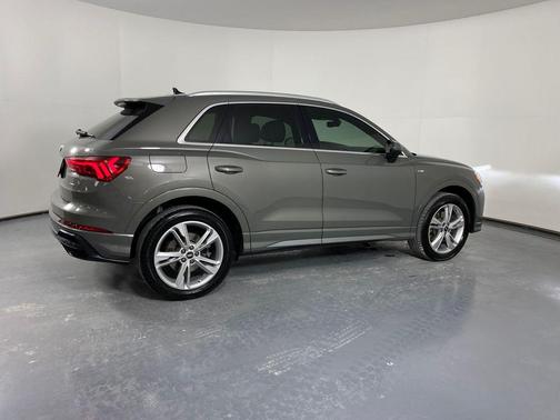 2021 Audi Q3 45 S line Premium