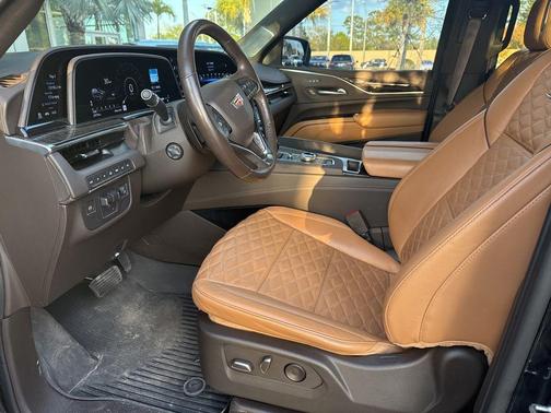 2023 Cadillac Escalade Sport