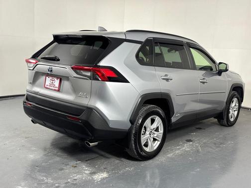 2019 Toyota RAV4 Hybrid XLE