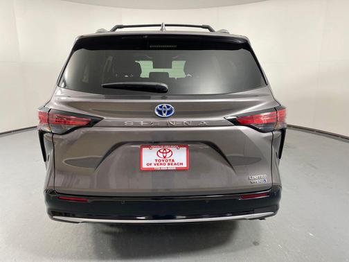 2024 Toyota Sienna Limited