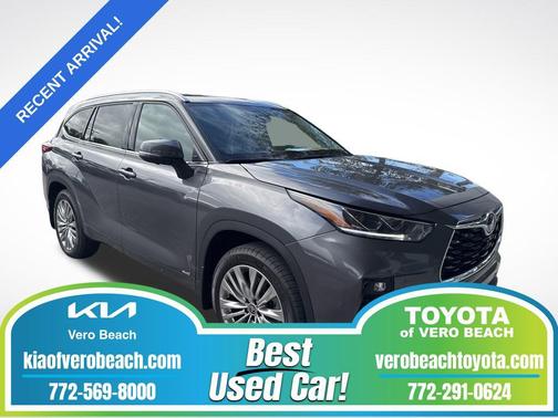 2023 Toyota Highlander Hybrid Platinum