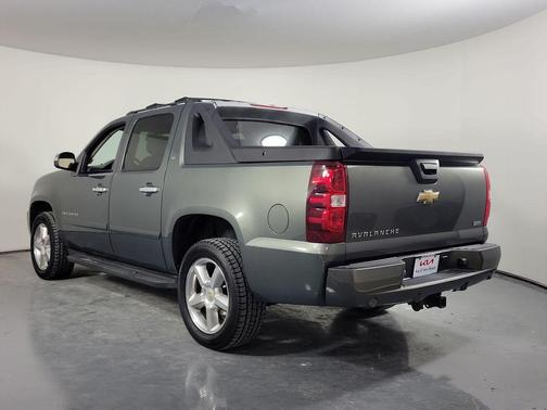 Steel Green Metallic 2011 Chevrolet Avalanche 1500 LT
