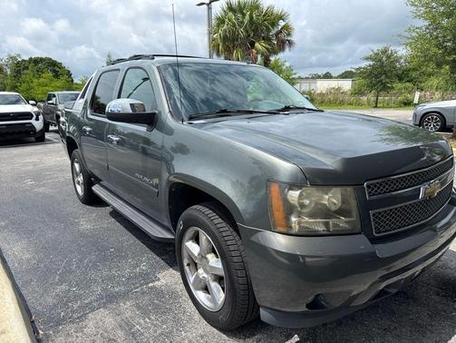 Steel Green Metallic 2011 Chevrolet Avalanche 1500 LT