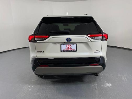 2022 Toyota RAV4 Hybrid SE