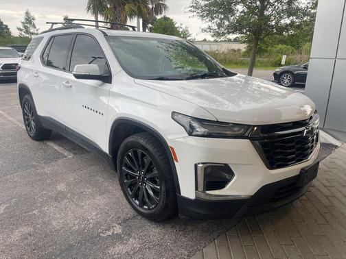 Summit White 2022 Chevrolet Traverse RS