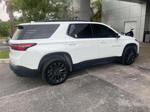 Summit White 2022 Chevrolet Traverse RS