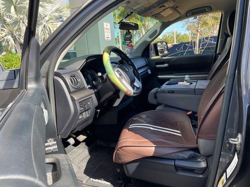 2017 Toyota Tundra SR5