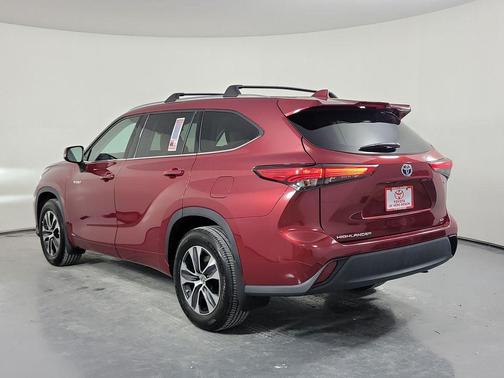 Ruby Flare Pearl 2020 Toyota Highlander Hybrid XLE