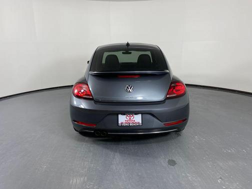 2018 Volkswagen Beetle 2.0T SE