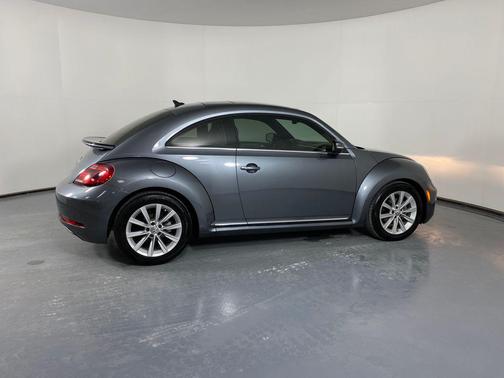 2018 Volkswagen Beetle 2.0T SE