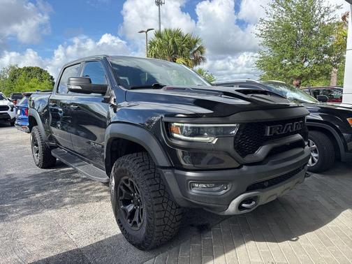 Diamond Black Crystal Pearlcoat 2022 RAM 1500 TRX