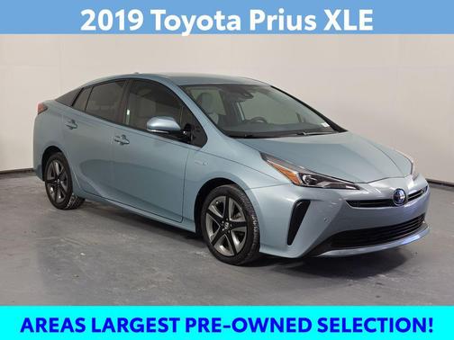 Pearl 2019 Toyota Prius XLE