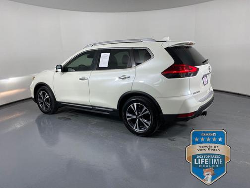 2017 Nissan Rogue SL