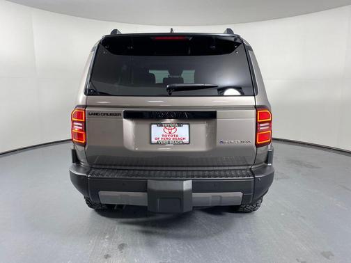 2025 Toyota Land Cruiser Base