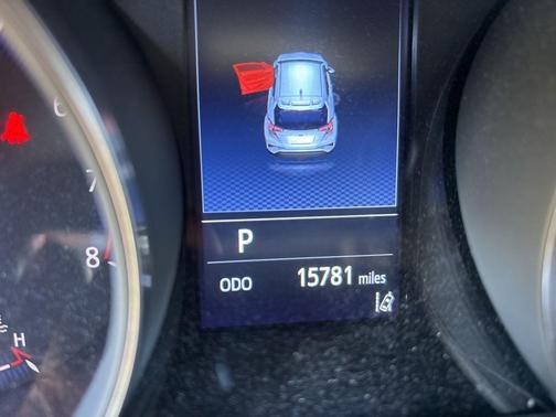 2022 Toyota C-HR XLE