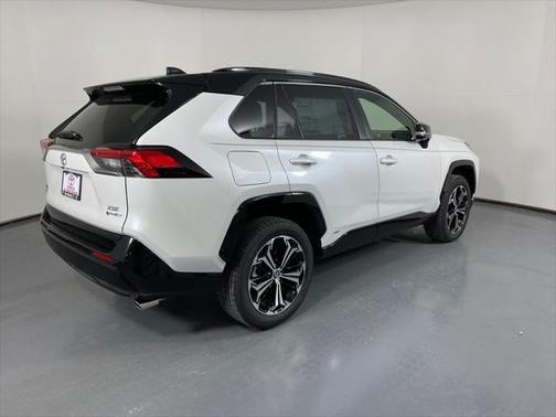 2025 Toyota RAV4 Hybrid SE