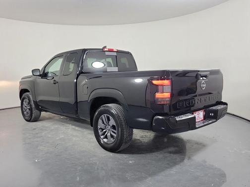 Super Black 2025 Nissan Frontier SV