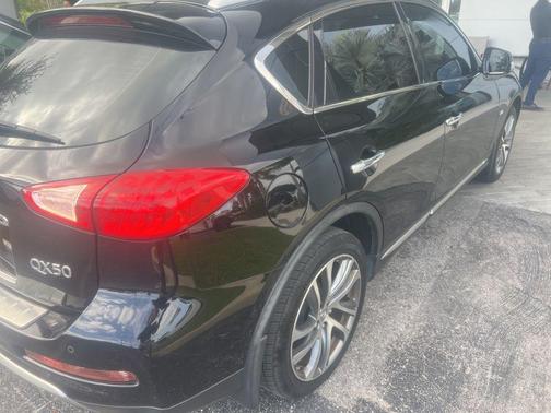 2017 INFINITI QX50 Base