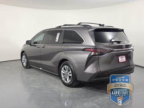 Predawn Gray Mica 2024 Toyota Sienna XLE