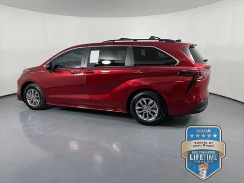 2024 Toyota Sienna LE