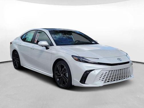 Wind Chill Pearl 2026 Toyota Camry XSE