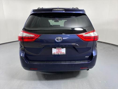 2018 Toyota Sienna XLE Premium