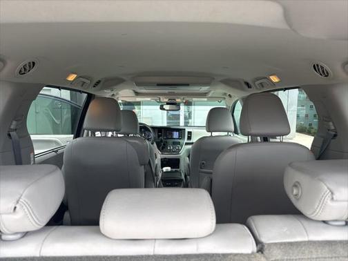 2018 Toyota Sienna XLE Premium