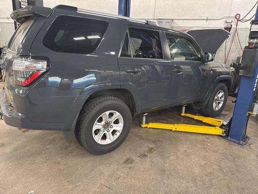 2024 Toyota 4Runner SR5