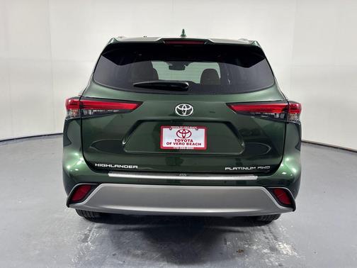 2023 Toyota Highlander Platinum