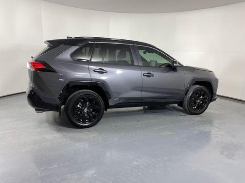 2024 Toyota RAV4 Hybrid SE