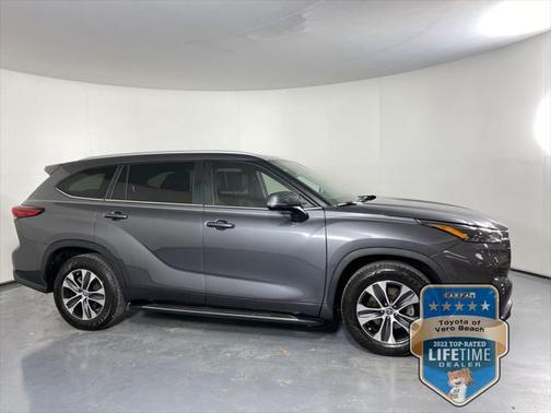 2023 Toyota Highlander Hybrid XLE