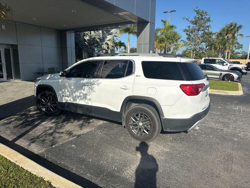 2017 GMC Acadia SLT-1