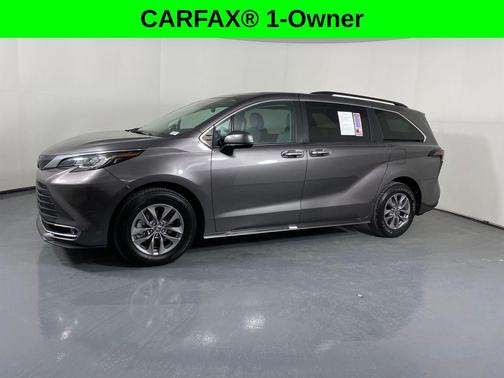 2023 Toyota Sienna XLE