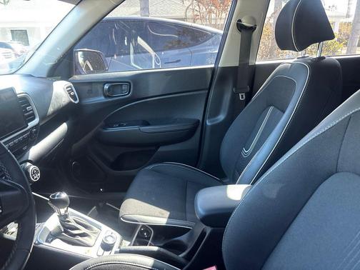 2024 Hyundai VENUE Limited