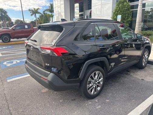 2023 Toyota RAV4 XLE Premium