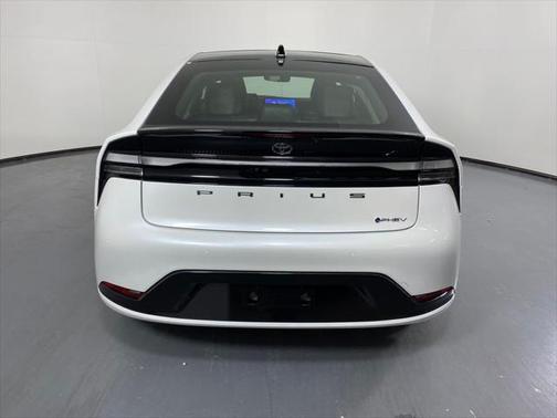2025 Toyota Prius L