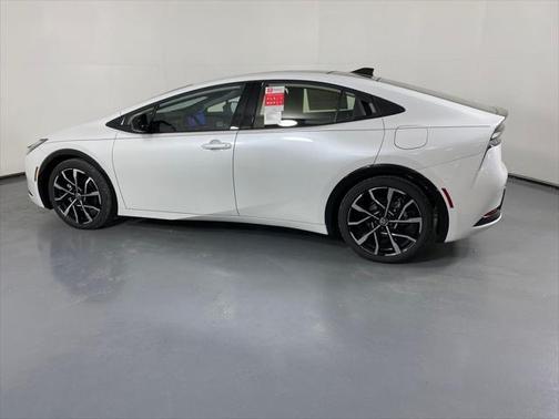 2025 Toyota Prius L