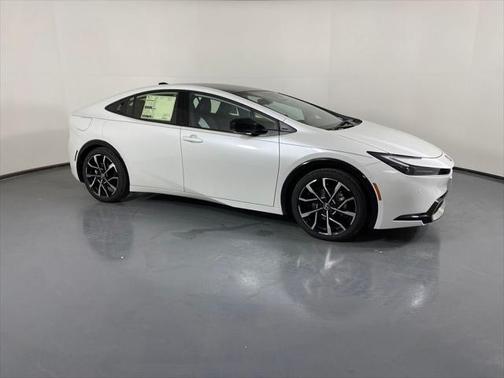 2025 Toyota Prius L