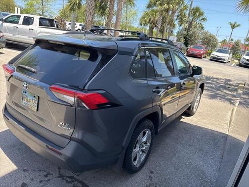 2020 Toyota RAV4 Hybrid XLE