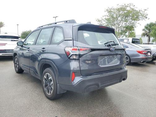 Magnetite Gray Metallic 2025 Subaru Forester Base