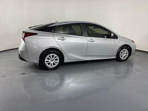 2020 Toyota Prius LE