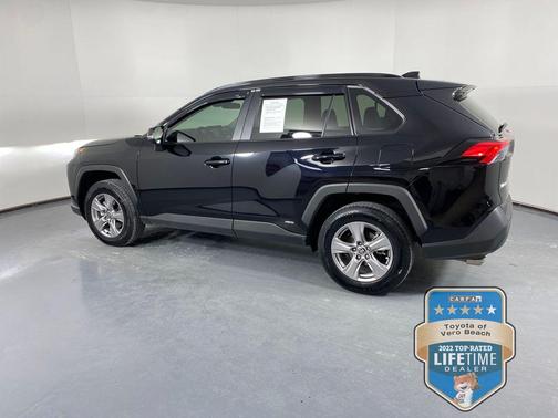 2022 Toyota RAV4 Hybrid XLE