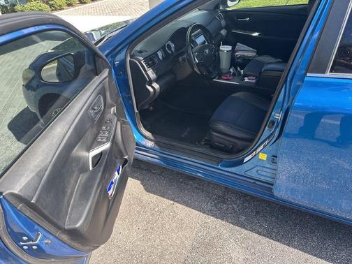 2016 Toyota Camry SE w/Special Edition Pkg