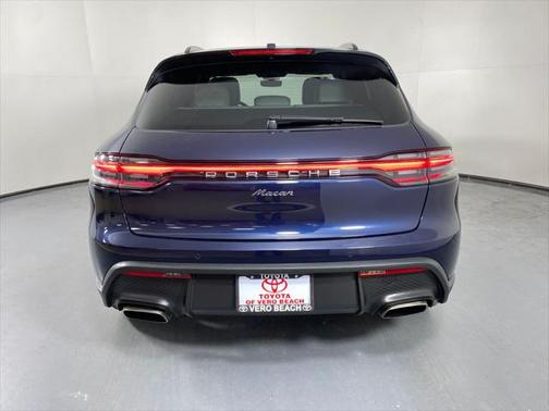 2022 Porsche Macan Base