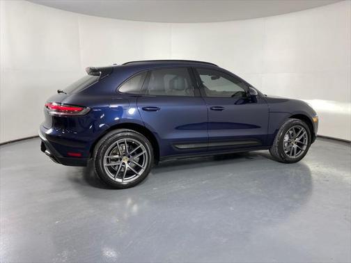 2022 Porsche Macan Base