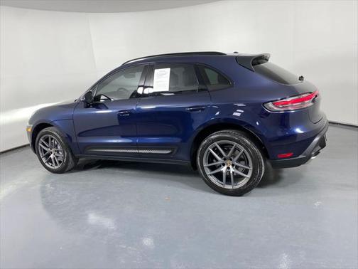 2022 Porsche Macan Base