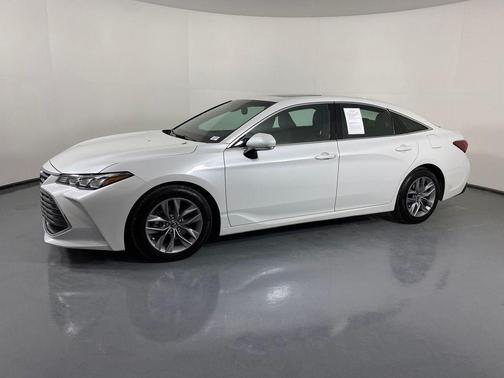 2020 Toyota Avalon XLE