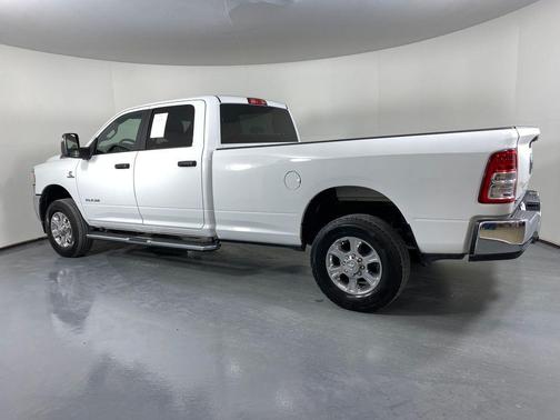 2024 RAM 3500 Big Horn Crew Cab 4x4 8' Box